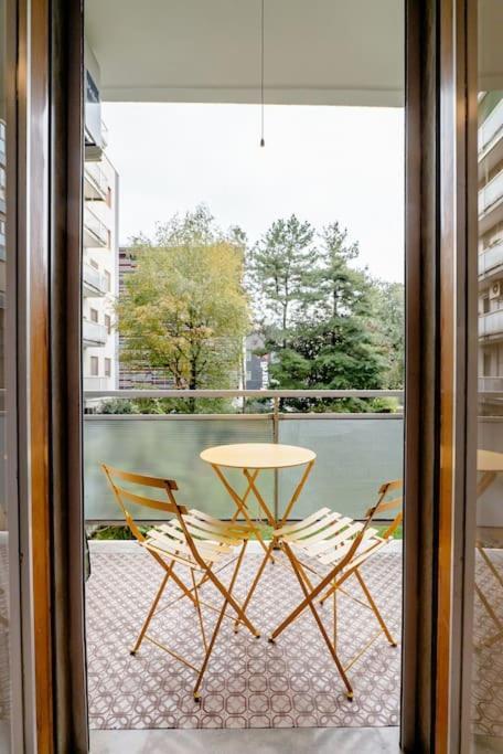 Luxury 1 Bedroom Apartment, Close To San Siro, Fiera And 10 Min Metro To Duomo Mediolan Zewnętrze zdjęcie